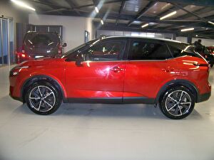 2023 MHEV Otomatik Nissan Qashqai Kırmızı Yüzbaşıoğlu
