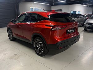 2023 Benzin Otomatik Nissan Qashqai Kırmızı Yüzbaşıoğlu