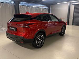 2023 Benzin Otomatik Nissan Qashqai Kırmızı Yüzbaşıoğlu