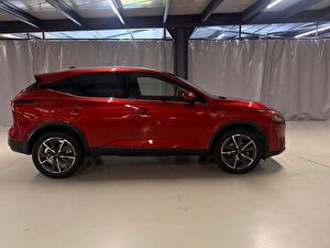 2023 Benzin Otomatik Nissan Qashqai Kırmızı Yüzbaşıoğlu