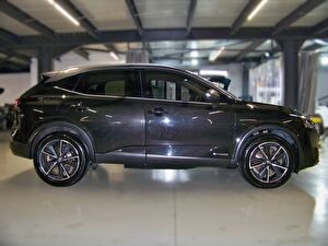 2023 Hybrid Otomatik Nissan Qashqai Siyah Yüzbaşıoğlu