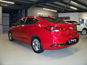 2019 Benzin Otomatik Hyundai Elantra Kırmızı Yüzbaşıoğlu