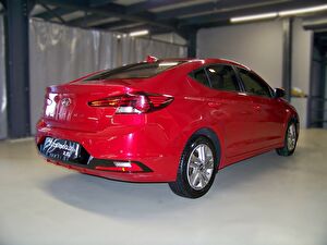 2019 Benzin Otomatik Hyundai Elantra Kırmızı Yüzbaşıoğlu