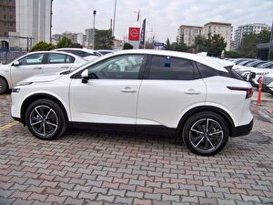 2023 MHEV Otomatik Nissan Qashqai Beyaz Yüzbaşıoğlu