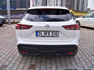 2023 MHEV Otomatik Nissan Qashqai Beyaz Yüzbaşıoğlu
