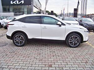 2023 MHEV Otomatik Nissan Qashqai Beyaz Yüzbaşıoğlu