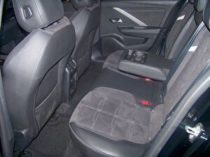 2023 Benzin Otomatik Opel Astra Siyah Yüzbaşıoğlu