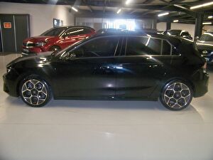 2023 Benzin Otomatik Opel Astra Siyah Yüzbaşıoğlu