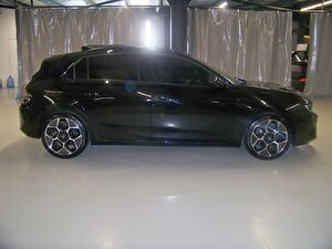 2023 Benzin Otomatik Opel Astra Siyah Yüzbaşıoğlu