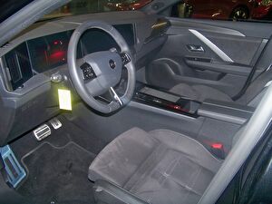 2023 Benzin Otomatik Opel Astra Siyah Yüzbaşıoğlu
