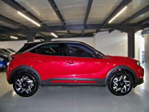 2023 Benzin Otomatik Opel Mokka Kırmızı Yüzbaşıoğlu