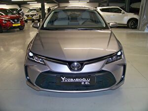 2021 Benzin Otomatik Toyota Corolla Gümüş Gri Yüzbaşıoğlu