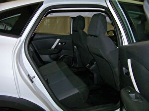 2025 Benzin Otomatik Citroen C4 X Beyaz Yüzbaşıoğlu