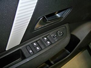 2025 Benzin Otomatik Citroen C4 X Yeşil Yüzbaşıoğlu