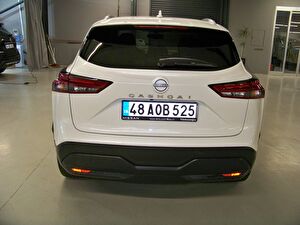 2023 MHEV Otomatik Nissan Qashqai Beyaz Yüzbaşıoğlu Otomotiv Mam. San ve Tic A.Ş.