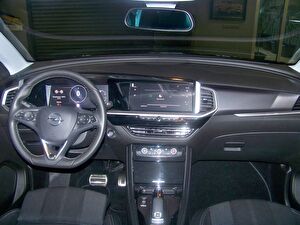 2023 Dizel Otomatik Opel Grandland Kırmızı Yüzbaşıoğlu