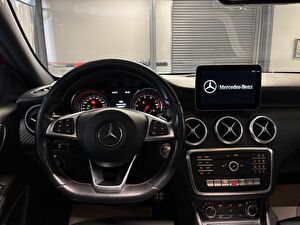 2017 Benzin Otomatik Mercedes-Benz A Kırmızı Yüzbaşıoğlu