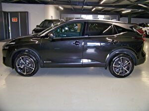 2023 Hybrid Otomatik Nissan Qashqai Siyah Yüzbaşıoğlu
