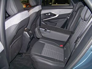 2024 Elektrik Otomatik Peugeot e-3008 Mavi Yüzbaşıoğlu