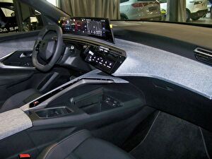 2024 Elektrik Otomatik Peugeot e-3008 Mavi Yüzbaşıoğlu