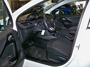 2018 Benzin Otomatik Peugeot 208 Beyaz Yüzbaşıoğlu