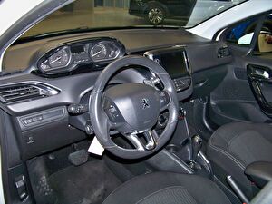 2018 Benzin Otomatik Peugeot 208 Beyaz Yüzbaşıoğlu