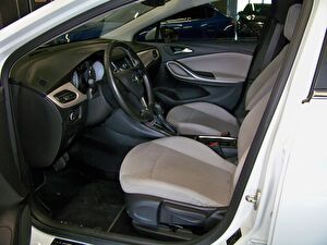 2018 Benzin Otomatik Opel Astra Beyaz Yüzbaşıoğlu
