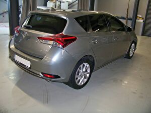 Toyota Auris Hatchback/5 Hatchback 1.6 Advance Skypack Multidrive S
