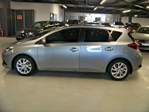 2018 Benzin Otomatik Toyota Auris Gri Yüzbaşıoğlu