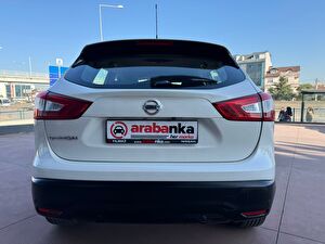 2015 Benzin Otomatik Nissan Qashqai Beyaz Yılmaz Otomotiv Akaryakıt İnşaat Nakliyat Sanayi ve Tic. Ltd. Şti.