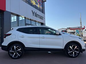 2017 Dizel Otomatik Nissan Qashqai Beyaz Yılmaz Otomotiv Akaryakıt İnşaat Nakliyat Sanayi ve Tic. Ltd. Şti.