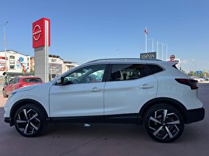 2017 Dizel Otomatik Nissan Qashqai Beyaz Yılmaz Otomotiv Akaryakıt İnşaat Nakliyat Sanayi ve Tic. Ltd. Şti.