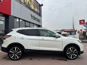 2015 Dizel Otomatik Nissan Qashqai Beyaz Yılmaz Otomotiv Akaryakıt İnşaat Nakliyat Sanayi ve Tic. Ltd. Şti.