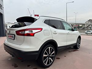 2015 Dizel Otomatik Nissan Qashqai Beyaz Yılmaz Otomotiv Akaryakıt İnşaat Nakliyat Sanayi ve Tic. Ltd. Şti.