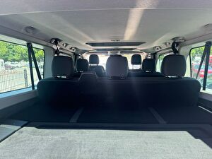 2025 Dizel Otomatik Renault Trafic Gri Çelik