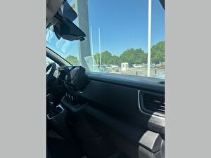 2025 Dizel Otomatik Renault Trafic Gri Çelik
