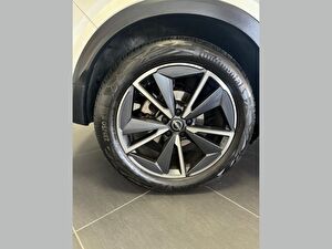 2023 Hybrid Otomatik Nissan Qashqai Beyaz Çelik