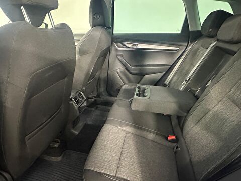 skoda, karoq, suv 1.6 tdı greentec premium dsg, otomatik, dizel 2.el otomobil | renew 15