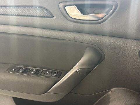 renault, megane, sedan 1.3 tce touch edc, otomatik, benzin 2.el otomobil | renew 21