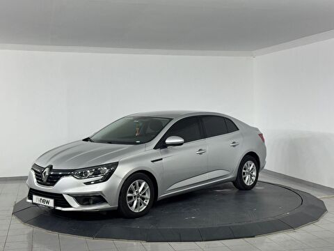 Sedan 1.5 BluedCi Icon EDC, 2. el otomobil | renew