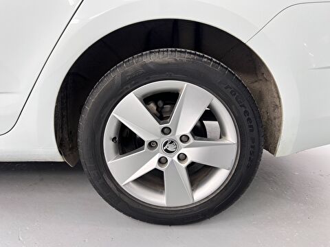 skoda, octavia, sedan 1.6 tdı greentec optimal dsg, otomatik, dizel 2.el otomobil | renew 16