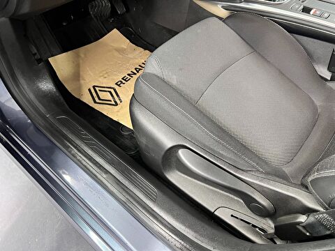 renault, megane, sedan 1.3 tce touch edc, otomatik, benzin 2.el otomobil | renew 26