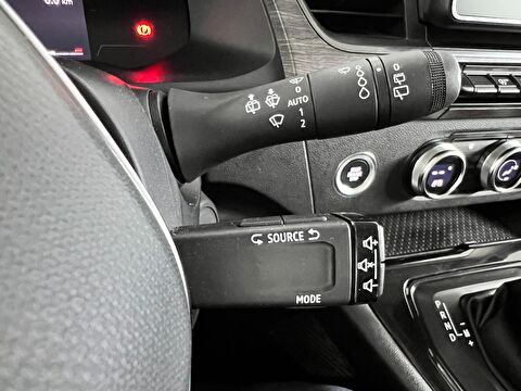 renault, kangoo multix, combi 1.3 tce ıconic edc, otomatik, benzin 2.el otomobil | renew 32