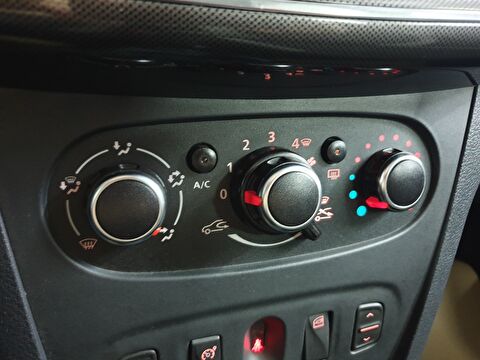 dacia, sandero, hatchback 0.9 tce stepway, manuel, benzin 2.el otomobil | renew 34