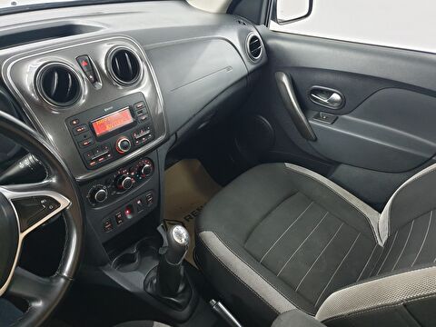 dacia, sandero, hatchback 0.9 tce stepway, manuel, benzin 2.el otomobil | renew 30