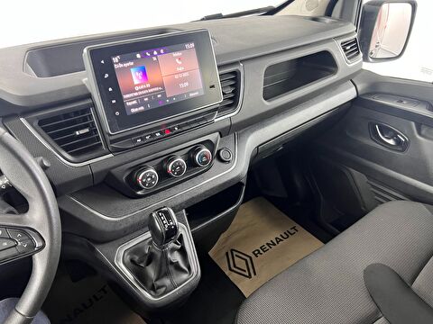 renault, trafic combi, 5+1 grand confort 6 m3 2.0 blue dci edc 170 bg 6e, otomatik, dizel 2.el otomobil | renew 39