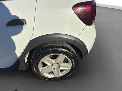 dacia, sandero, hatchback 0.9 tce stepway, manuel, benzin 2.el otomobil | renew 7