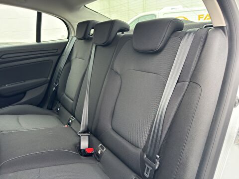 renault, megane, sedan 1.3 tce touch edc, otomatik, benzin 2.el otomobil | renew 19