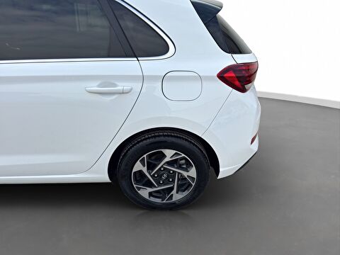 hyundai, i30, 1.5 t-gdı mhev comfort dct, otomatik, benzin 2.el otomobil | renew 6