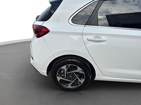 hyundai, i30, 1.5 t-gdı mhev comfort dct, otomatik, benzin 2.el otomobil | renew 9